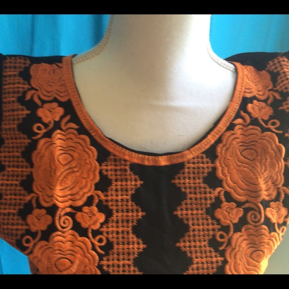 Mexican Embroidered Blouse - Picture 8 of 11